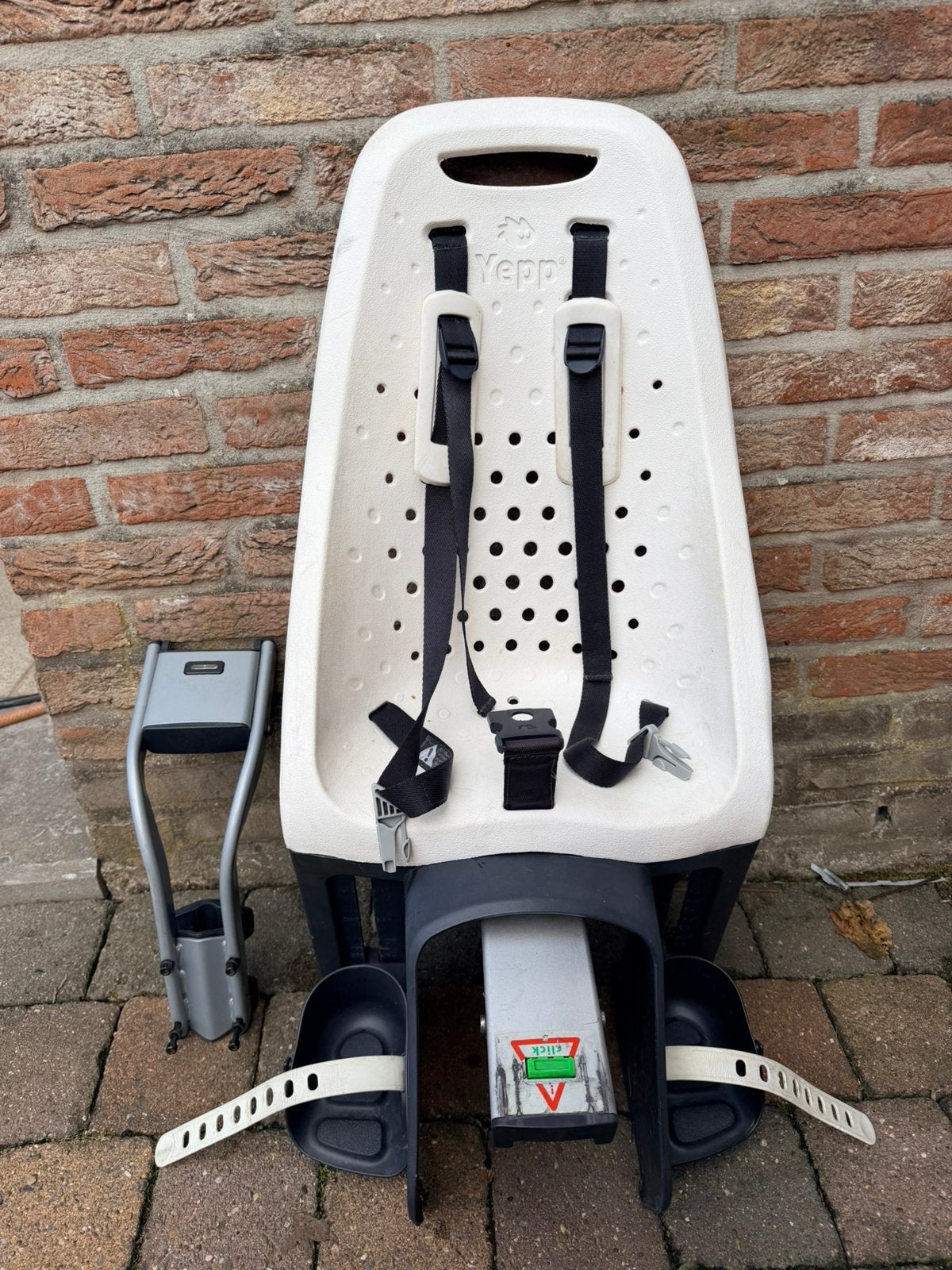 Yepp fietsstoeltje met adapter, Fietsen en Brommers, Fietsaccessoires | Fietsstoeltjes, Achterzitje, Ophalen, 15 t/m 25 kg, Gebruikt