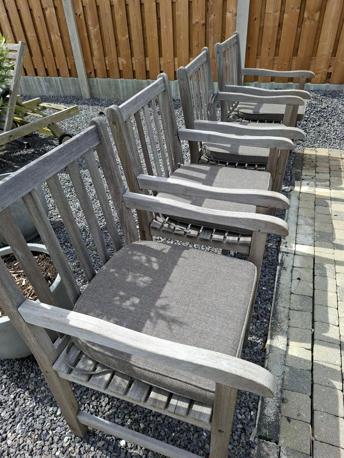 4 robuuste teaken stoelen met kussen, Jardin & Terrasse, Chaises de jardin, Enlèvement, Utilisé, Bois