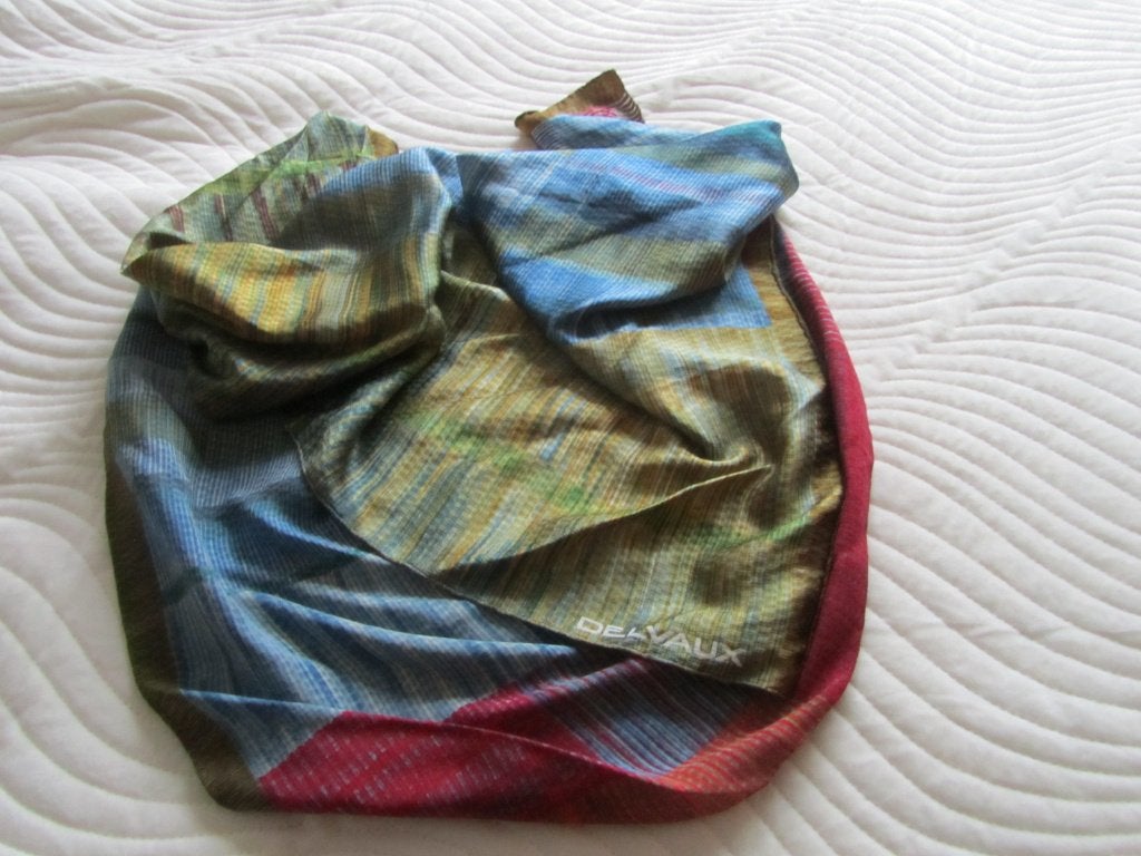 DELVAUX Foulard 100% soie multicolor siglé, Envoi