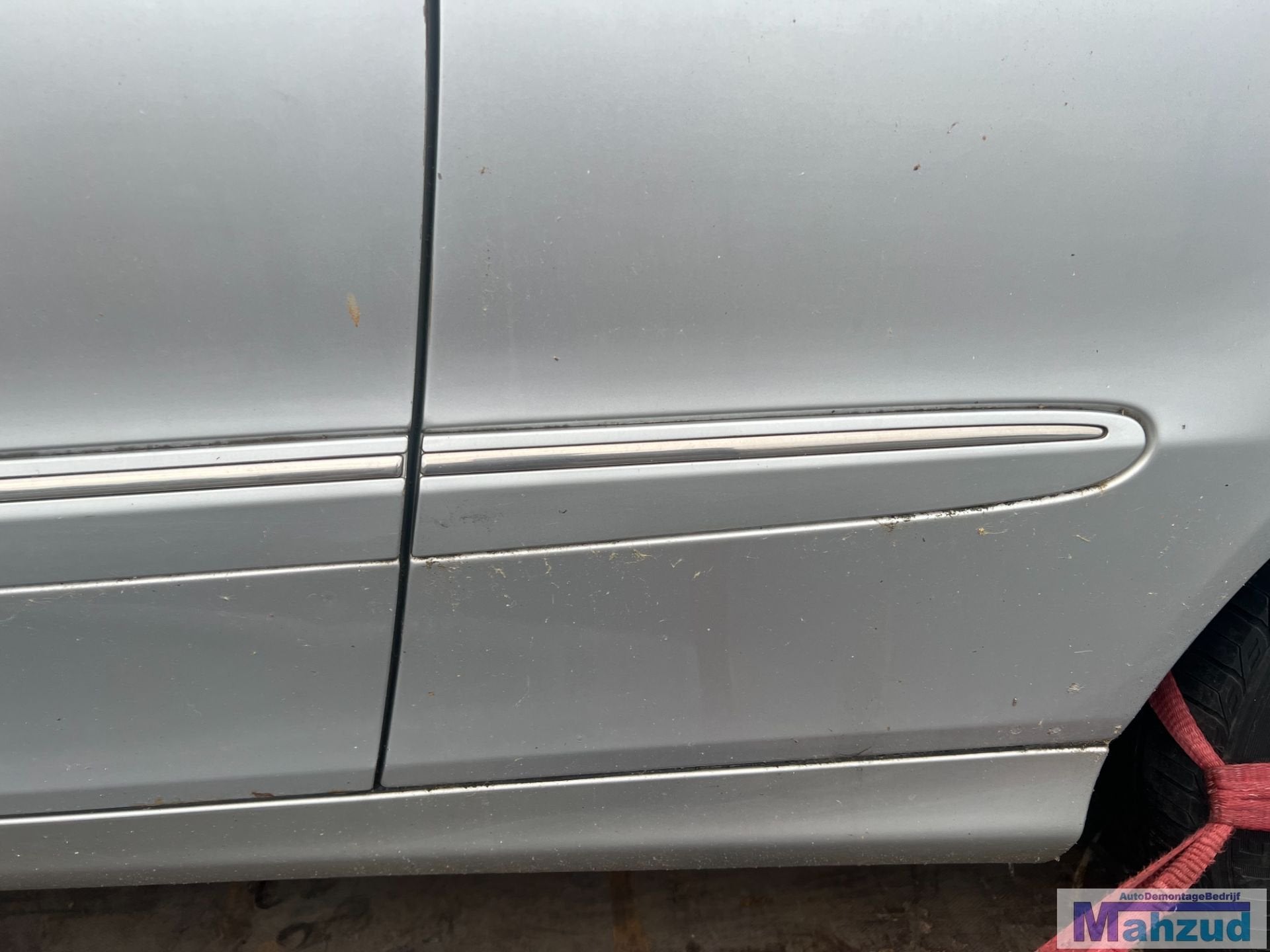 MERCEDES CLK W209 Zilver 774 links sierstrip 2002-2009, Auto-onderdelen, Gebruikt, Mercedes-Benz AG, Mercedes-Benz, Mercedesstrasse 120
70372  Stuttgart, DE