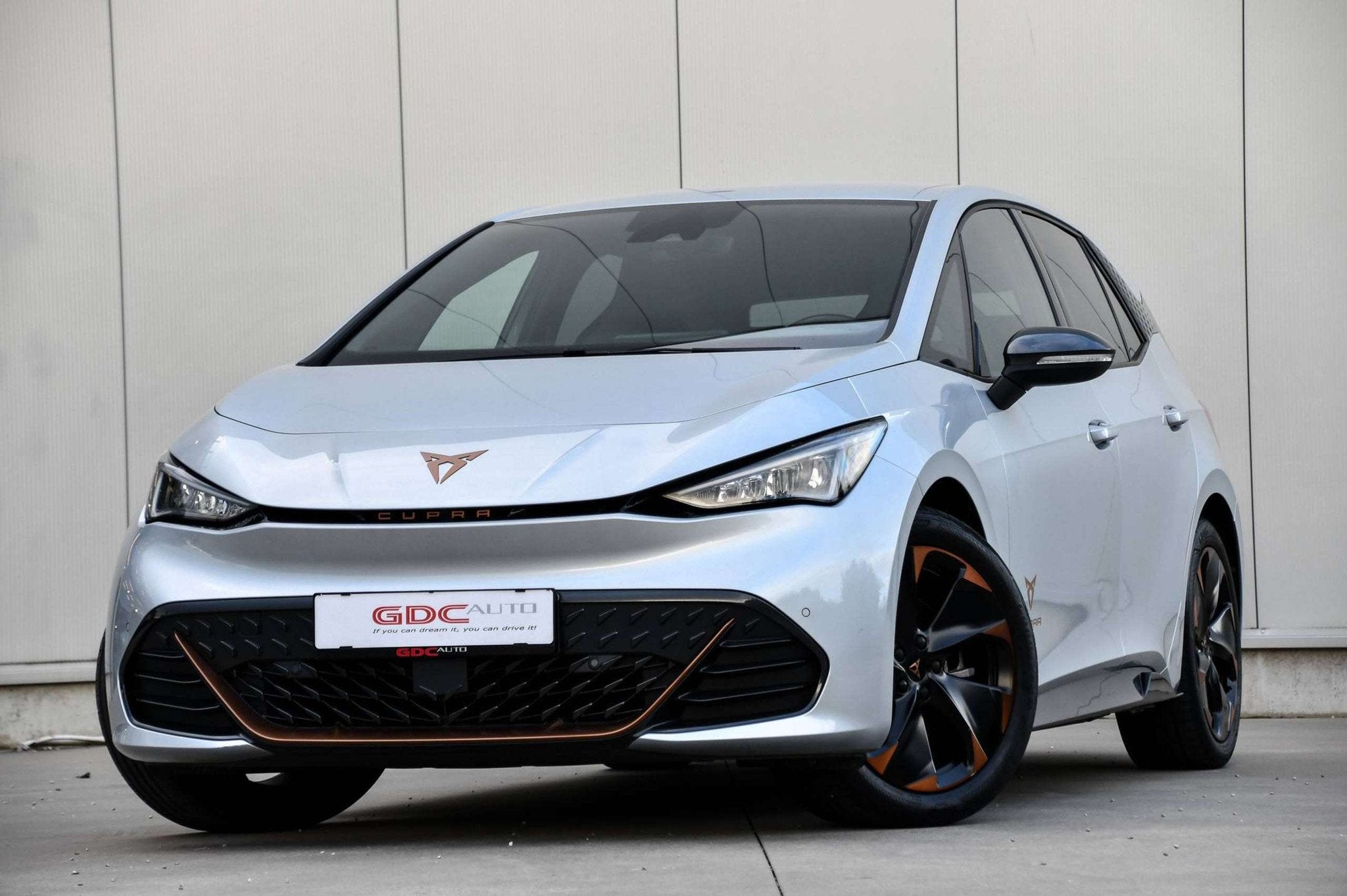 CUPRA Born Born 62 kWh l SOH l 425KM l CARPLAY l CAMERA, Autos, Argent ou Gris, Achat, Entreprise, Alcantara
