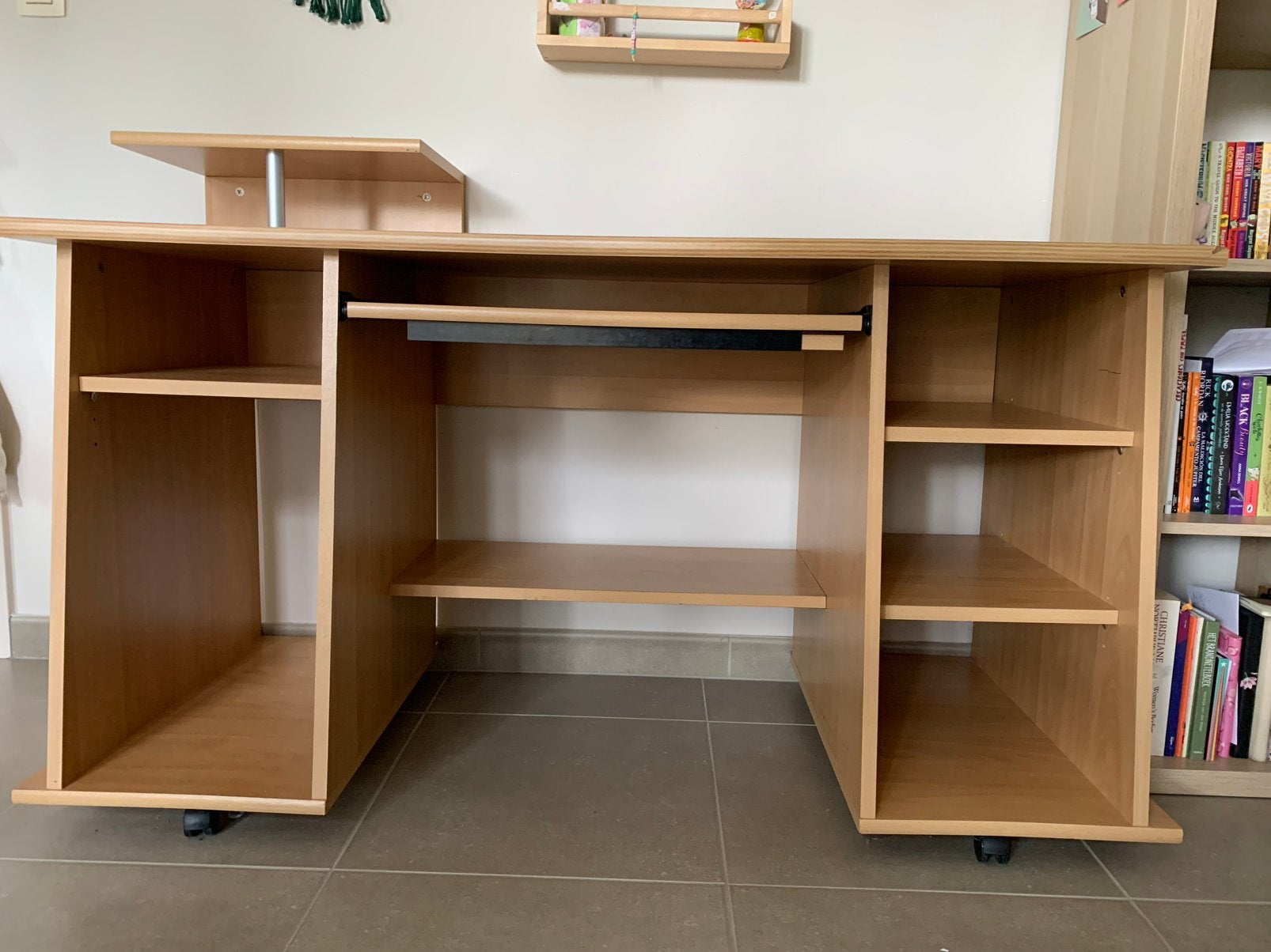Houten Bureau, Huis en Inrichting, Bureaus, Ophalen, Opbergruimte, Zo goed als nieuw, Bruin