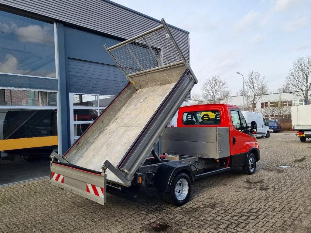 Iveco Daily 35C12 116pk Kipper GVW 3500kg Euro 6 (bj 2020), Auto's, Bestelwagens en Lichte vracht, USB, Achterwielaandrijving