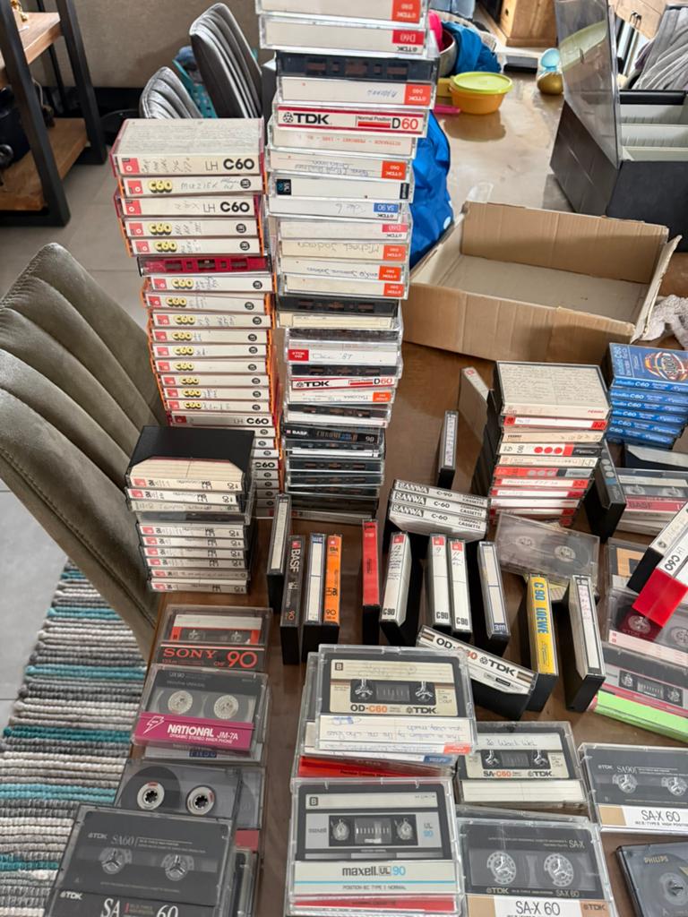 Veel cassettebandjes sony tdk maxell philips basf, Cd's en Dvd's, Cassettebandjes, Ophalen of Verzenden, Zo goed als nieuw