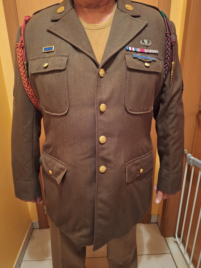 Uniformes « Screaming Eagles » de la 101e armée américaine, Collections, Objets militaires | Seconde Guerre mondiale, Enlèvement ou Envoi