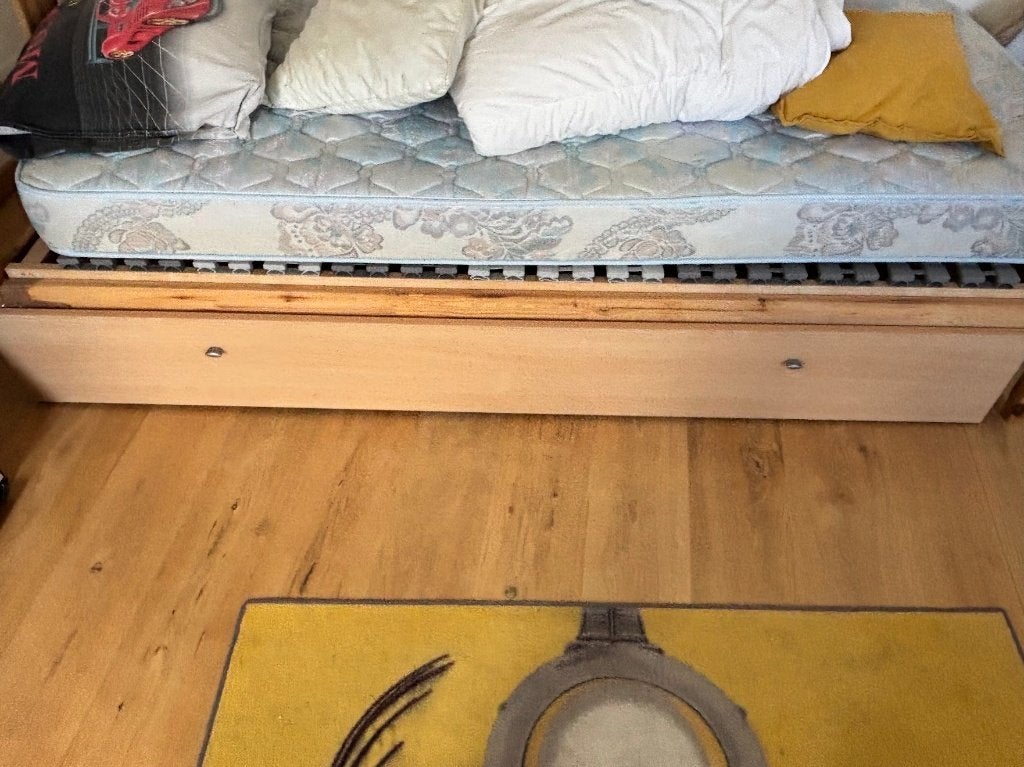 2 houten uitschuifbedden met logeermatras, Ophalen, Gebruikt, 90 cm, Eenpersoons