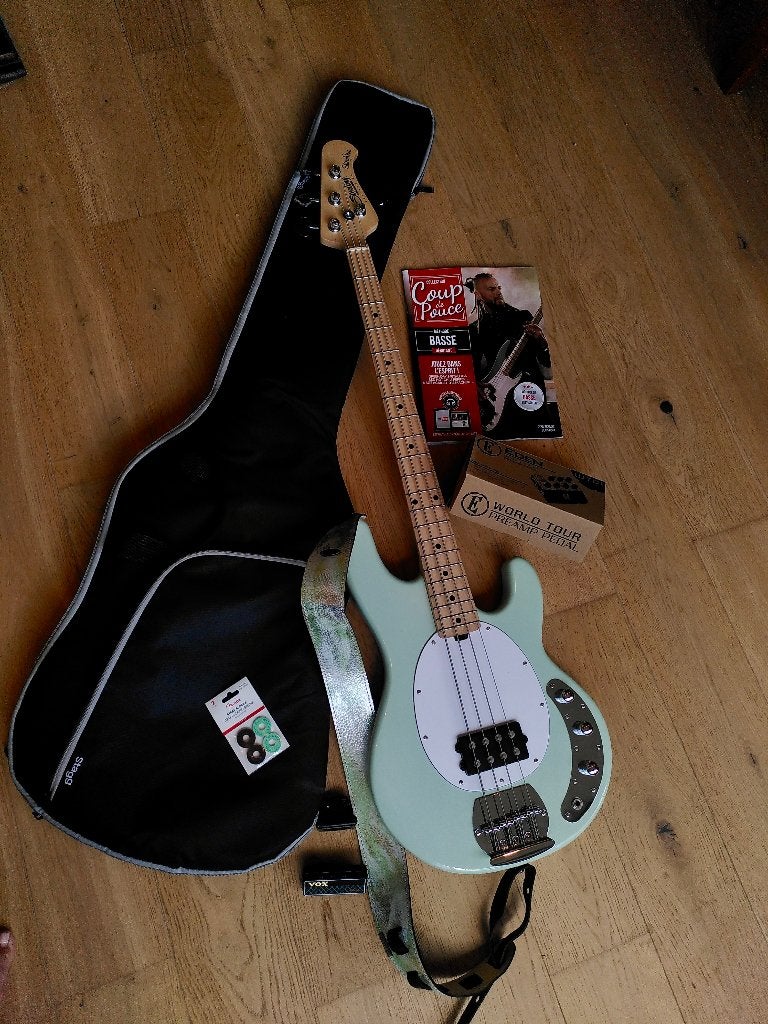 Sterling by Music Man (StingRay) basgitaar, Muziek en Instrumenten, Snaarinstrumenten | Gitaren | Bas, Ophalen, Zo goed als nieuw
