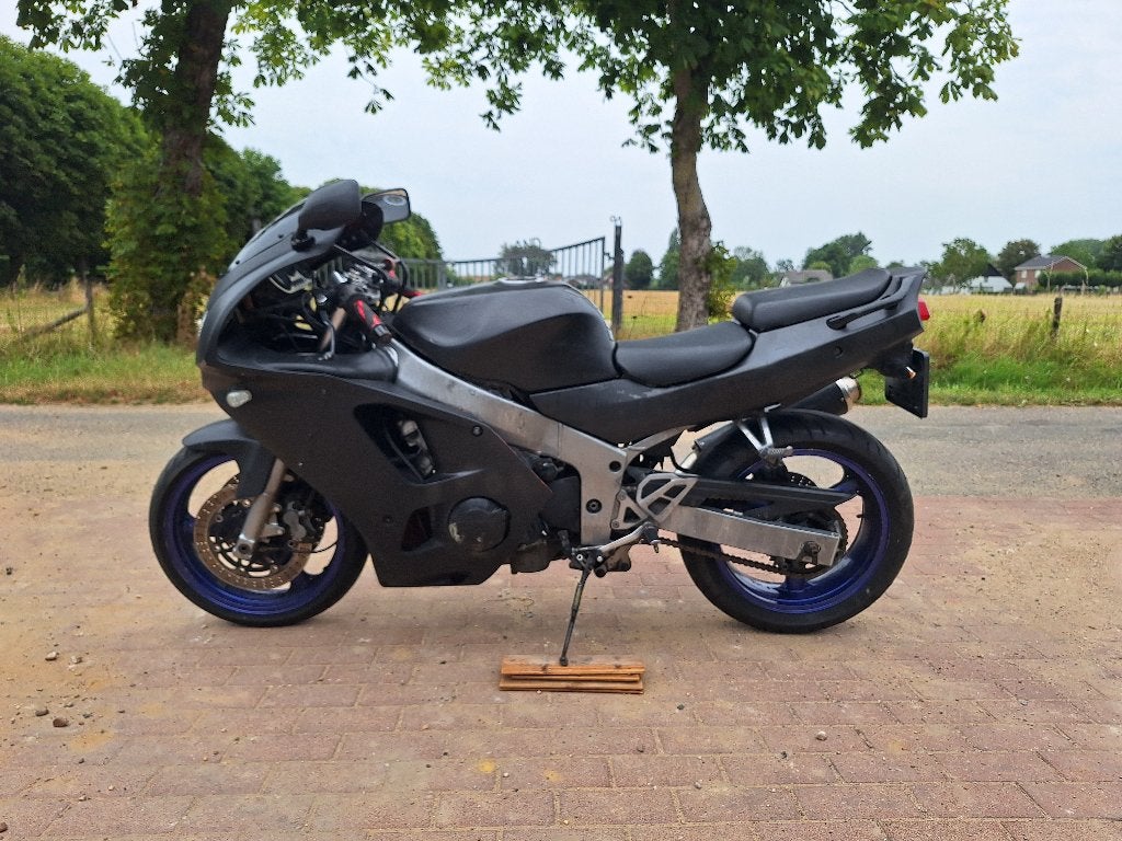 Kawasaki Ninja ZX-6R 1995 oude motor onderdelen project