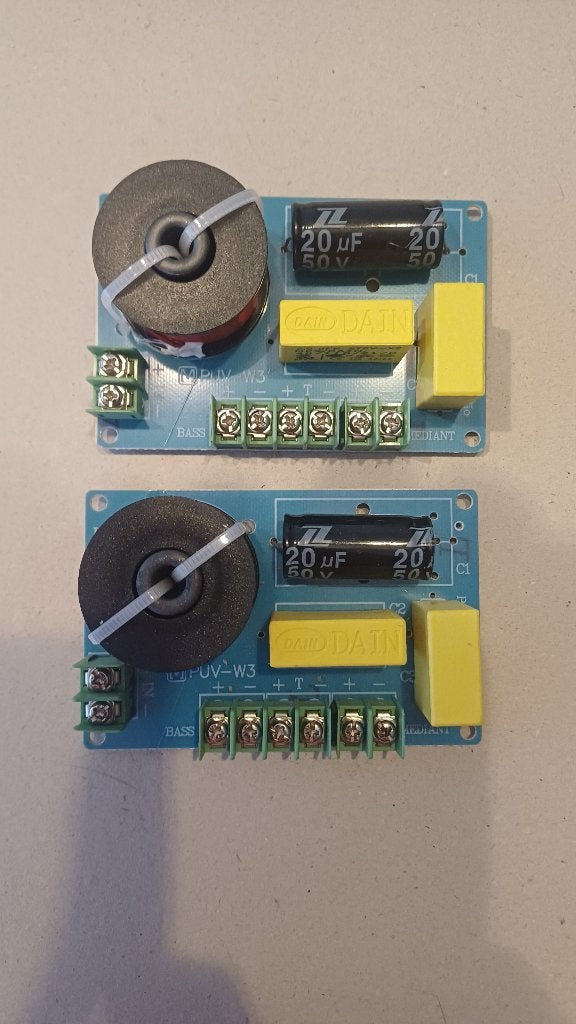 Filtre 3 voies de base 800/6000hz - 8 ohms - 60/110 watts ne, TV, Hi-fi & Vidéo, Neuf, Autres marques, Enlèvement ou Envoi, 60 à 120 watts