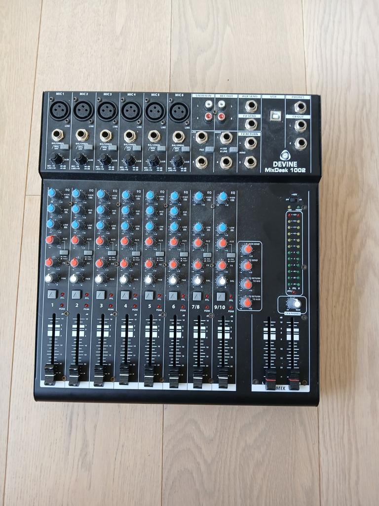 Devine mixdesk 1002, Muziek en Instrumenten, Mengpanelen, Ophalen of Verzenden, Zo goed als nieuw, 5 tot 10 kanalen, Microfooningang
