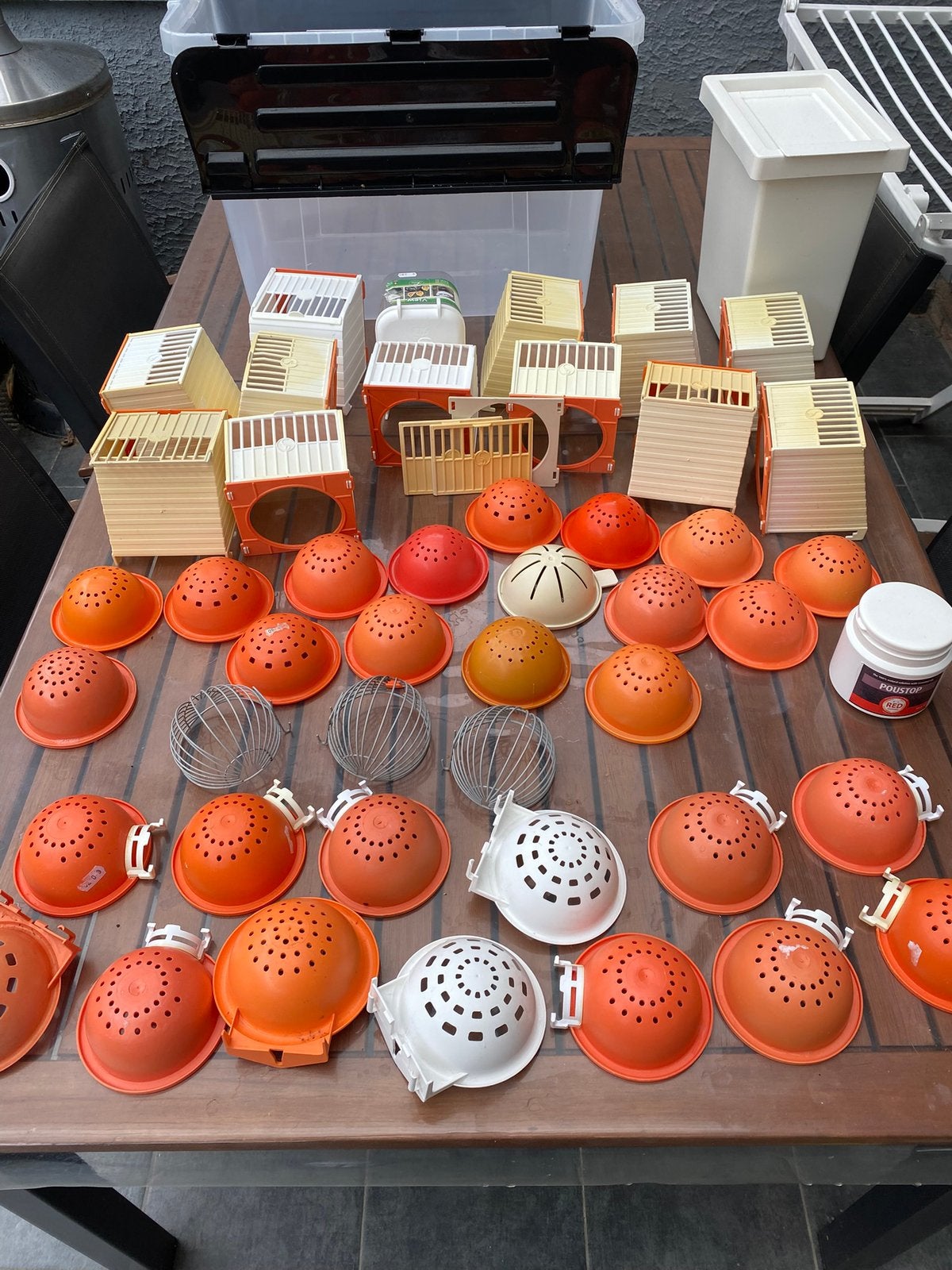 Nids , mangeoires, baignoires… pour oiseaux, Animaux & Accessoires, Enlèvement, Comme neuf, Accessoires pour cage