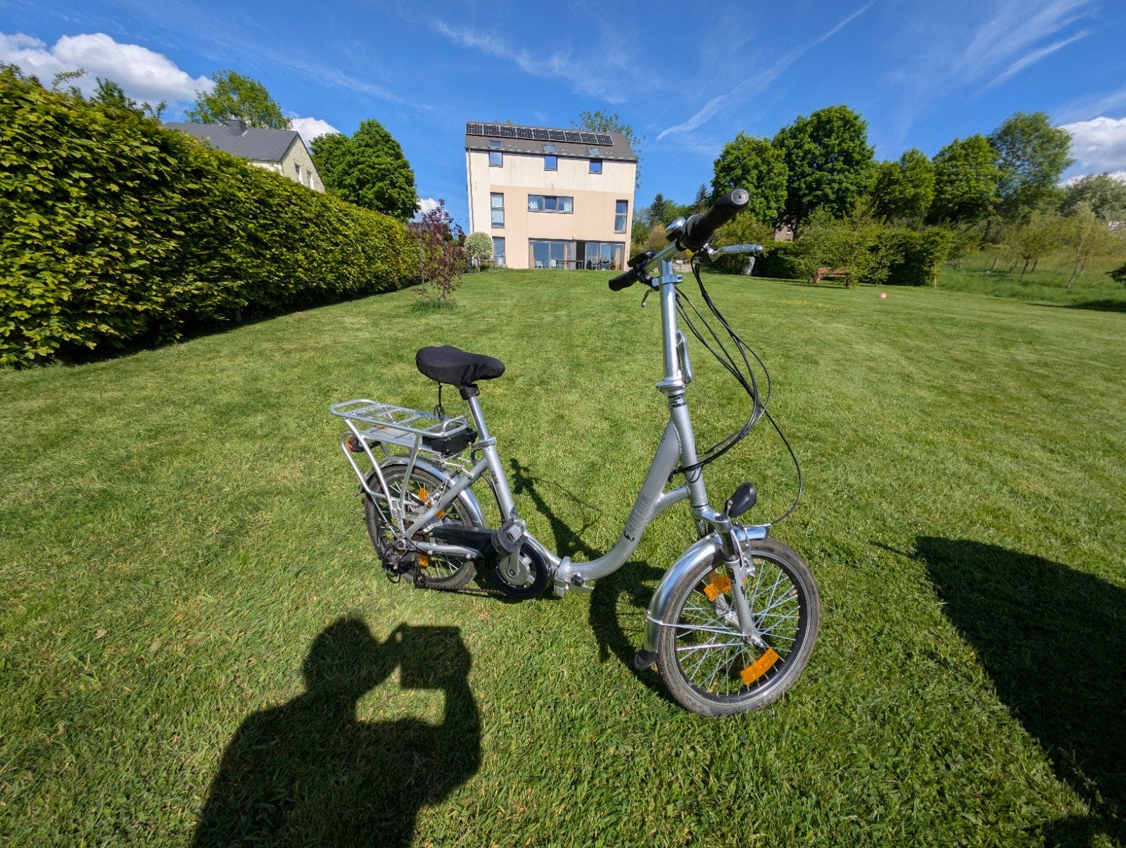 Vélo de ville pliable.