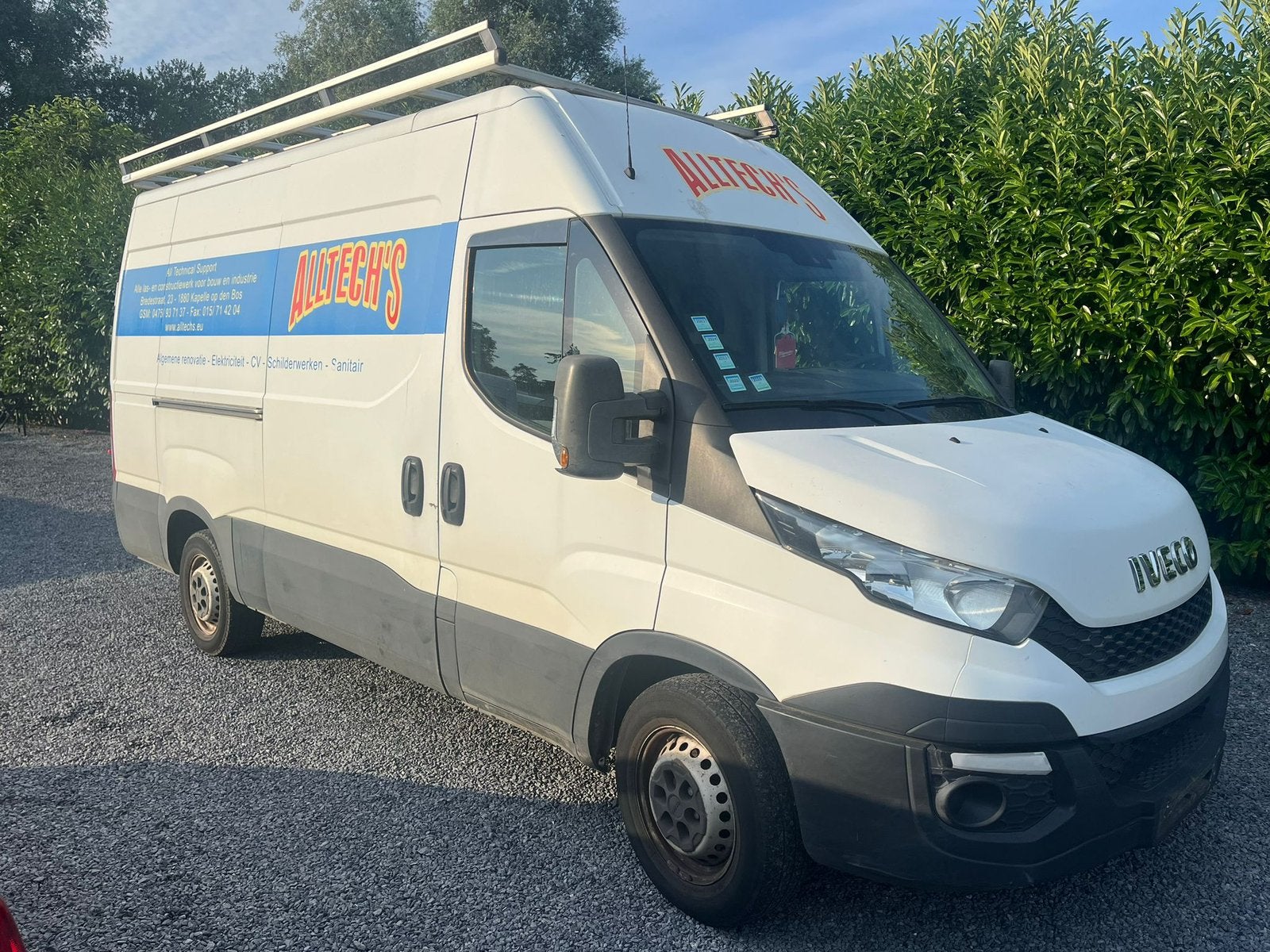 IVECO 2,3D 2015 AIRCO 220,000KM EURO5 3PL 0032471654764, Auto's, Bestelwagens en Lichte vracht, Euro 5, Zwart, Iveco, Bedrijf