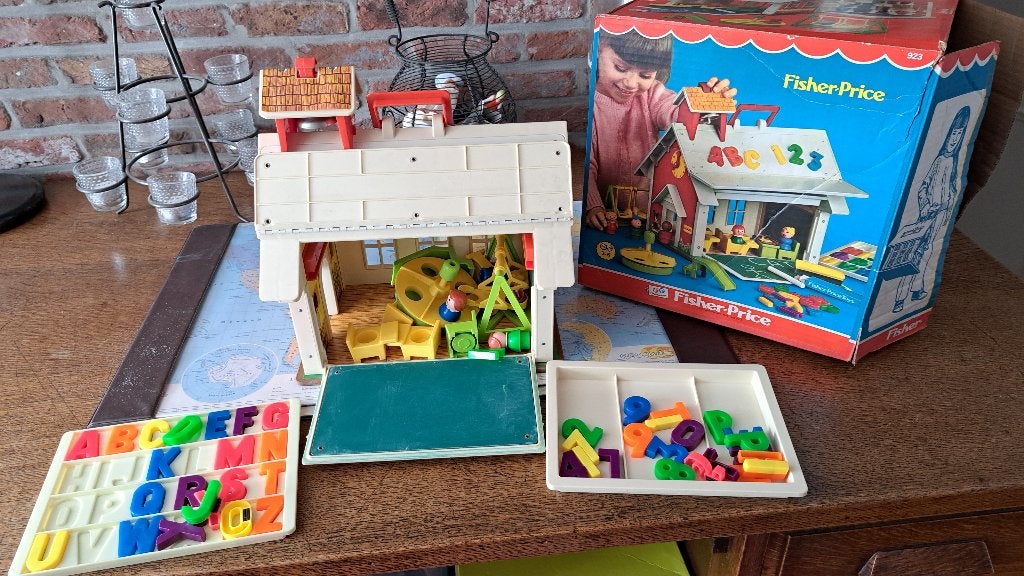 Fisher price play family  school, Ophalen, Gebruikt