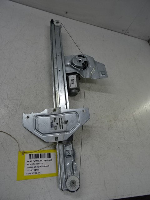 RAAMMECHANIEK RECHTS VOOR Peugeot, Kontakt-peugeot@peugeot.com, Gebruikt, Peugeot Deutschland GmbH, Bahnhofsplatz
65423  Rüsselsheim, DE
