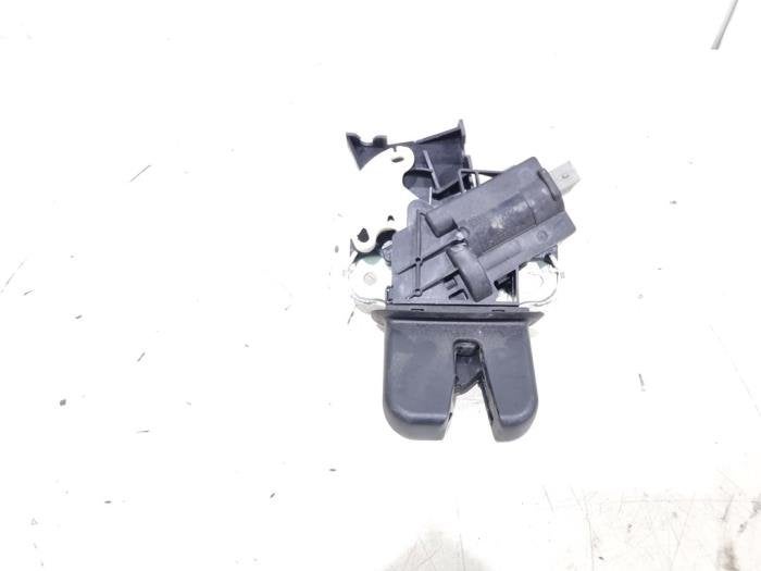 Mécanique de verrouillage couvercle coffre d'un Audi A4, -, 3 mois de garantie, Audi, Utilisé