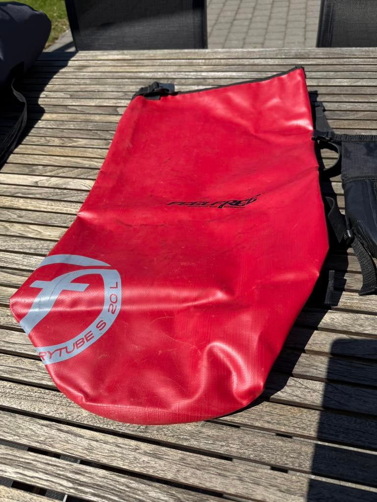 Waterdichte rugzak en handtas., Ophalen, Zo goed als nieuw