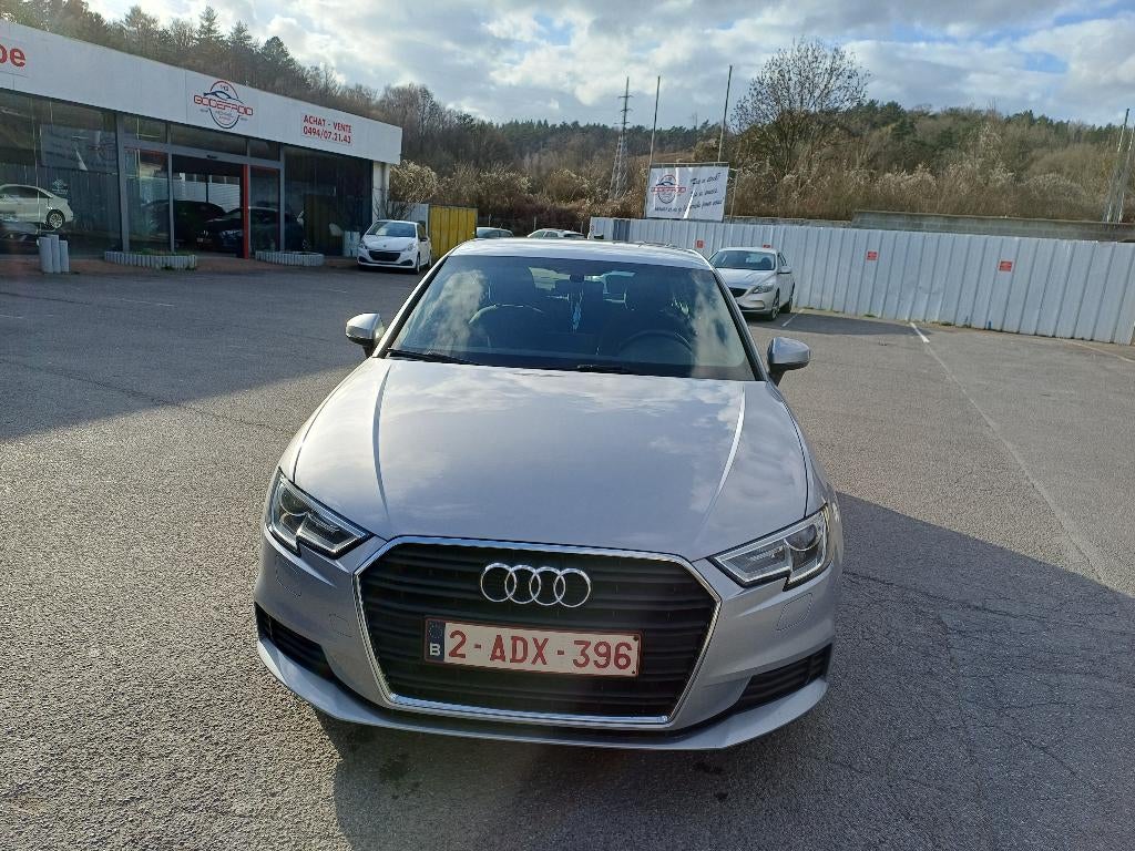 Voiture audi, Argent ou Gris, Euro 6, Boîte manuelle, Noir