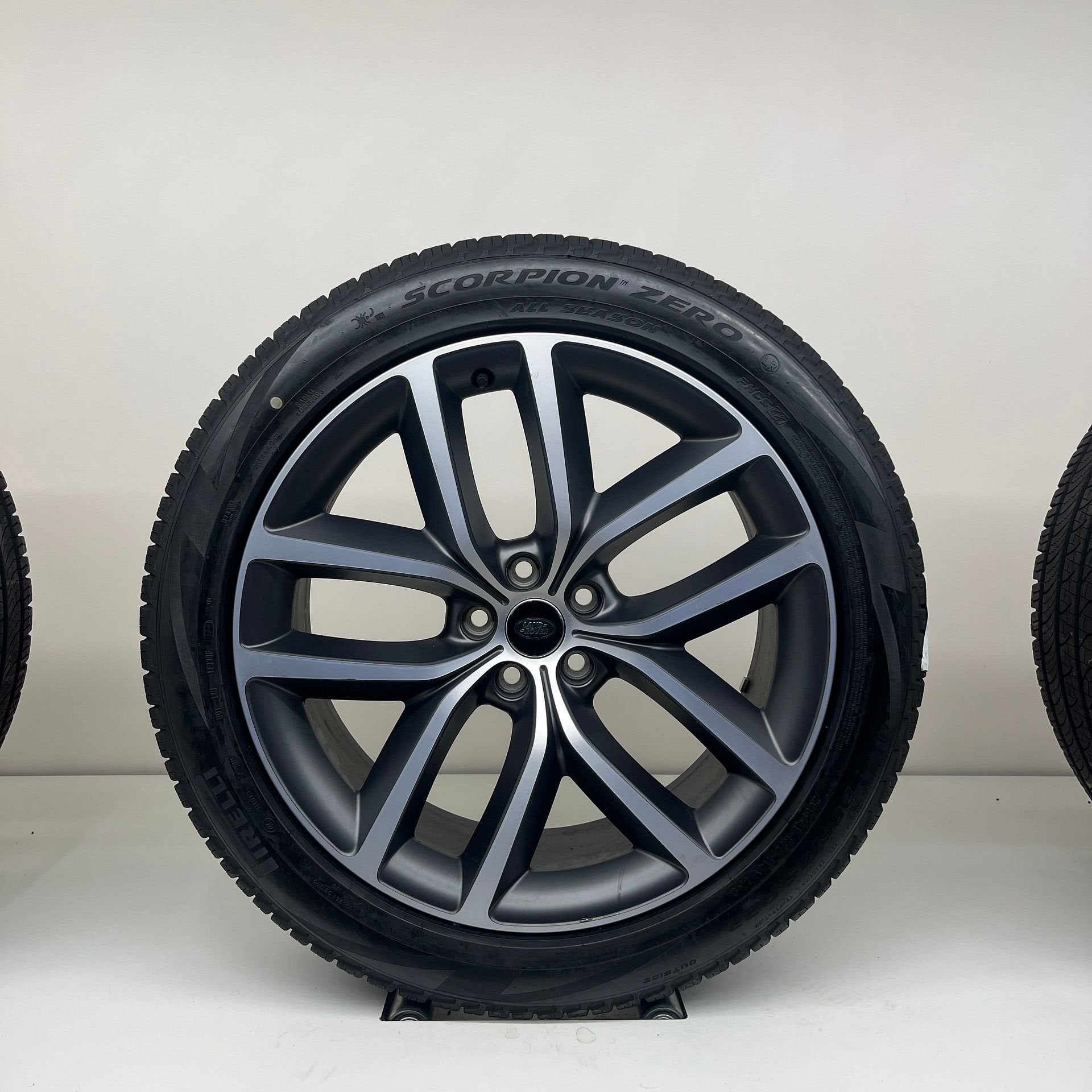 Land Rover Range Rover (Sport) - 22 inch - zomerbanden, Pneus et Jantes, Enlèvement ou Envoi, 285 mm, Véhicule de tourisme