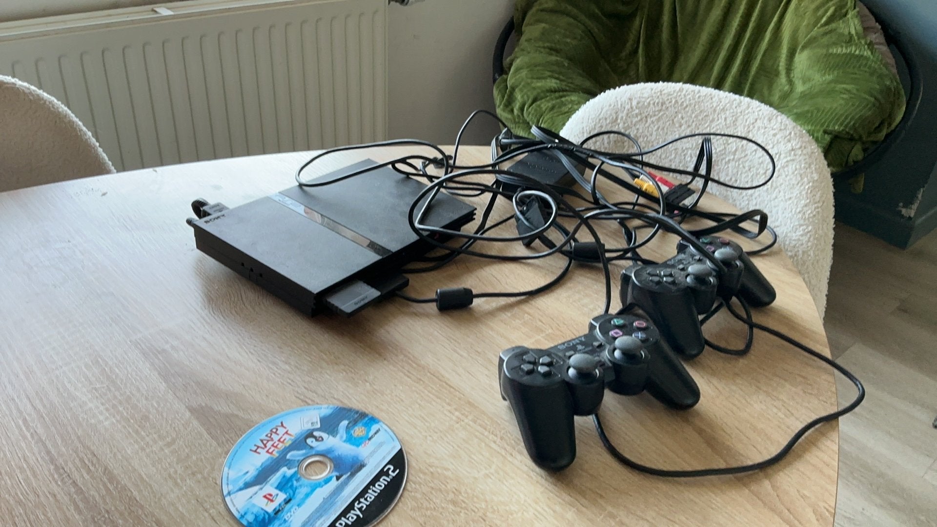 Sony PlayStation 2 Slim, Games en Spelcomputers, Spelcomputers | Sony PlayStation 3, Gebruikt, Met 2 controllers, Ophalen of Verzenden
