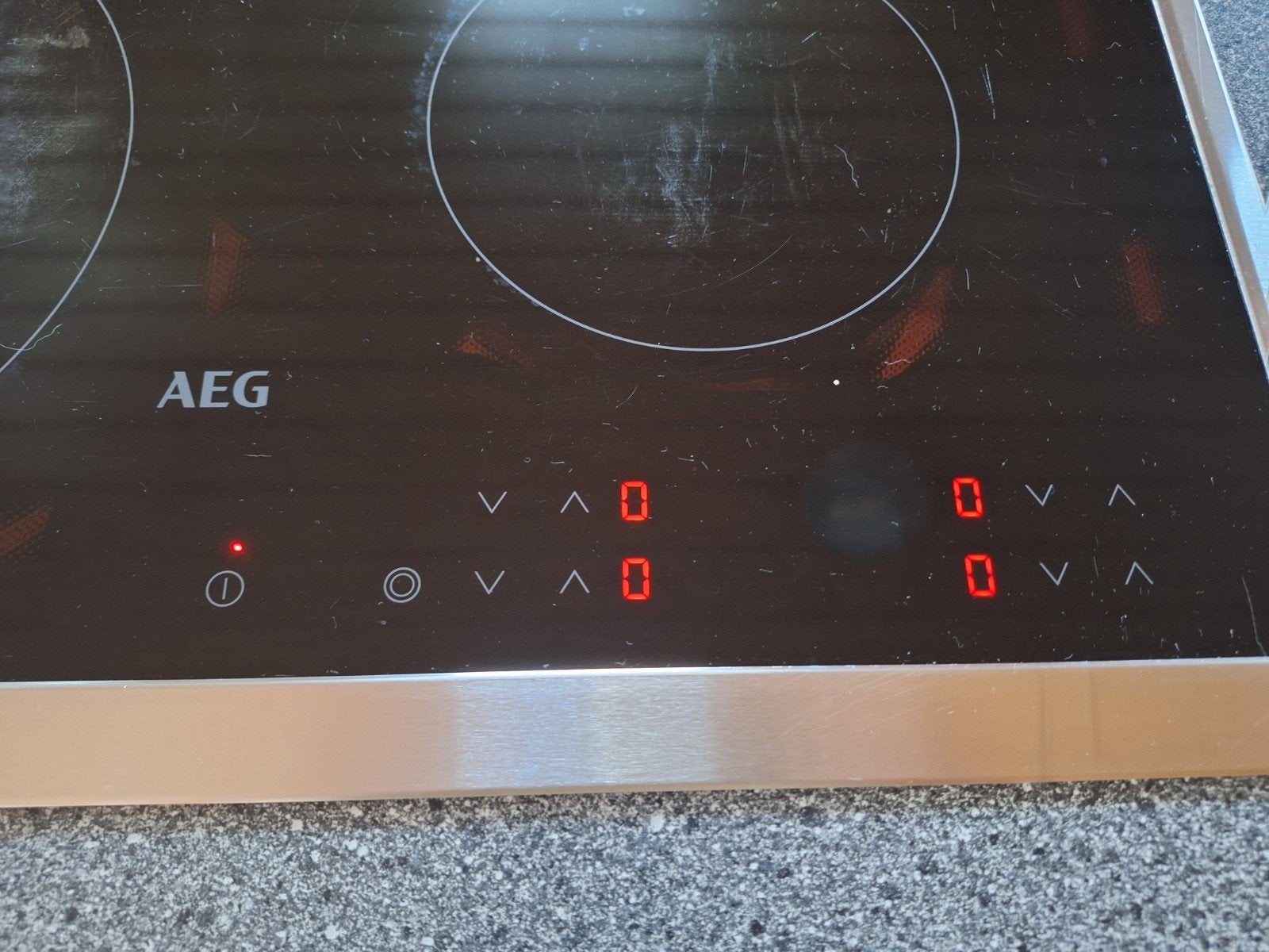 Table de cuisson vitrocéramique AEG, Electroménager, Tables de cuisson, 4 zones de cuisson, Enlèvement, Utilisé, Encastré