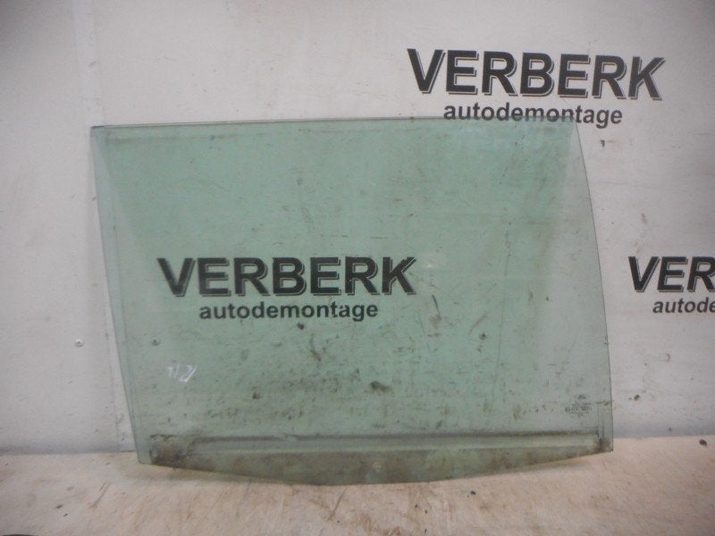 VITRE ARRIERE DROITE Ford Mondeo III Wagon (01-2000/03-2007), Henry-Ford-Straße  1
50735  Köln, DE, Ford-Werke GmbH, Kunden@ford.com