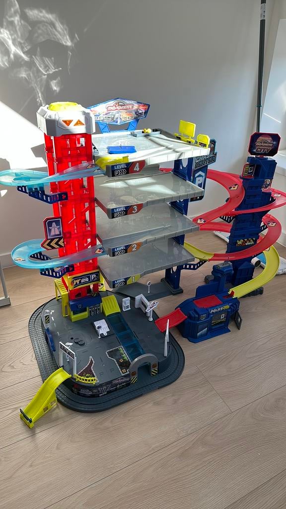 Grote Majorette garage, Kinderen en Baby's, Ophalen, Zo goed als nieuw