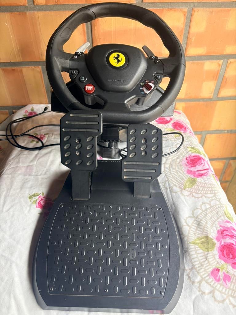 Thrustmaster ferrari race stuur, Games en Spelcomputers, Ophalen, Zo goed als nieuw