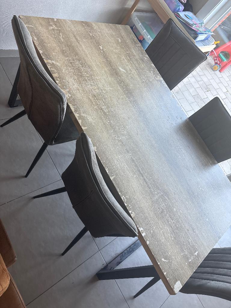 Tafel + 5 stoelen gebruikte staat, Enlèvement