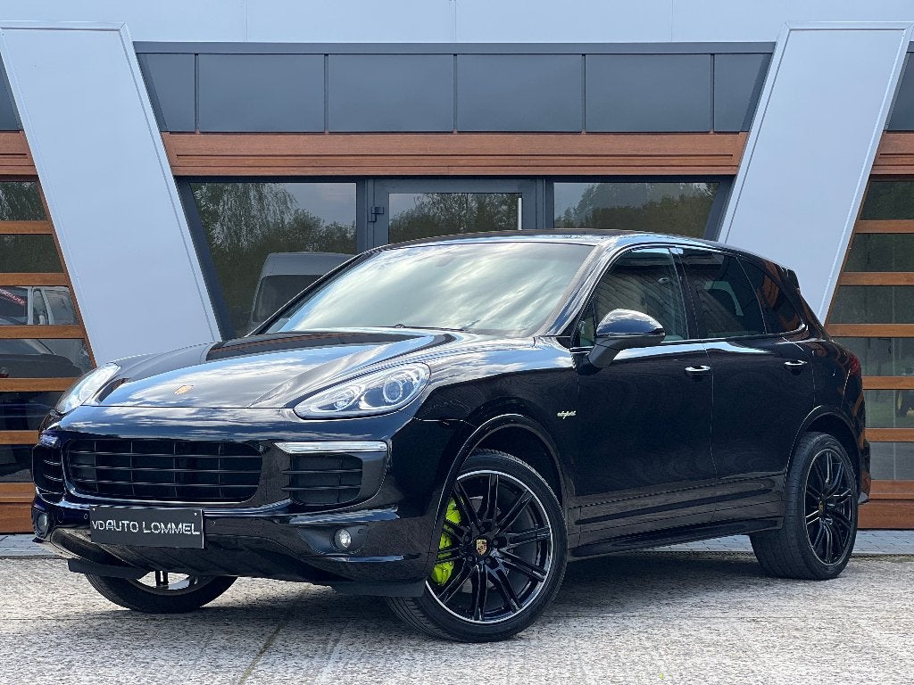 Porsche Cayenne S E-Hybrid - GTS - LUCHTVERING - GARANTIE, Automaat, 2995 cc, Zwart, Leder