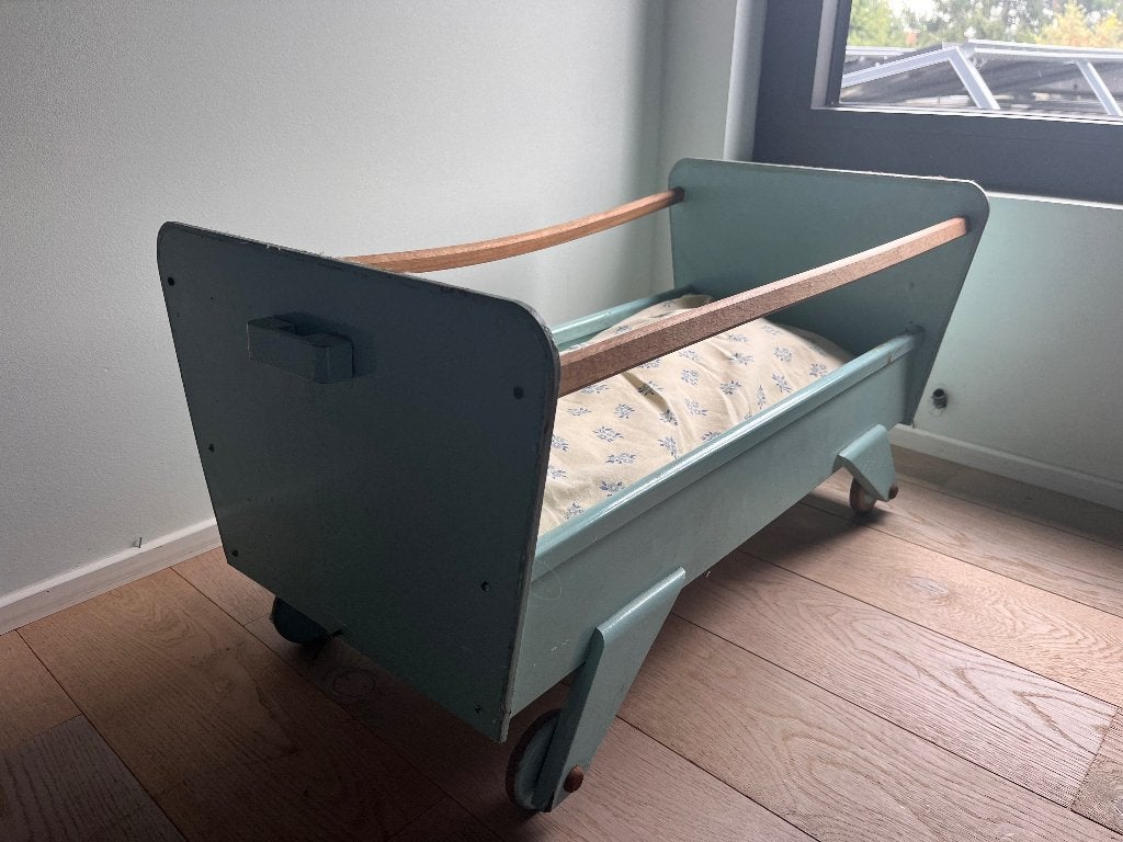 Vintage poppenbedje, Ophalen