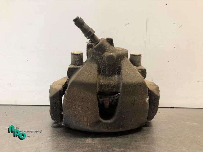Remklauw (Tang) rechts-voor van een Volvo V40 (V40 12-), Gebruikt, -, -, Ophalen of Verzenden