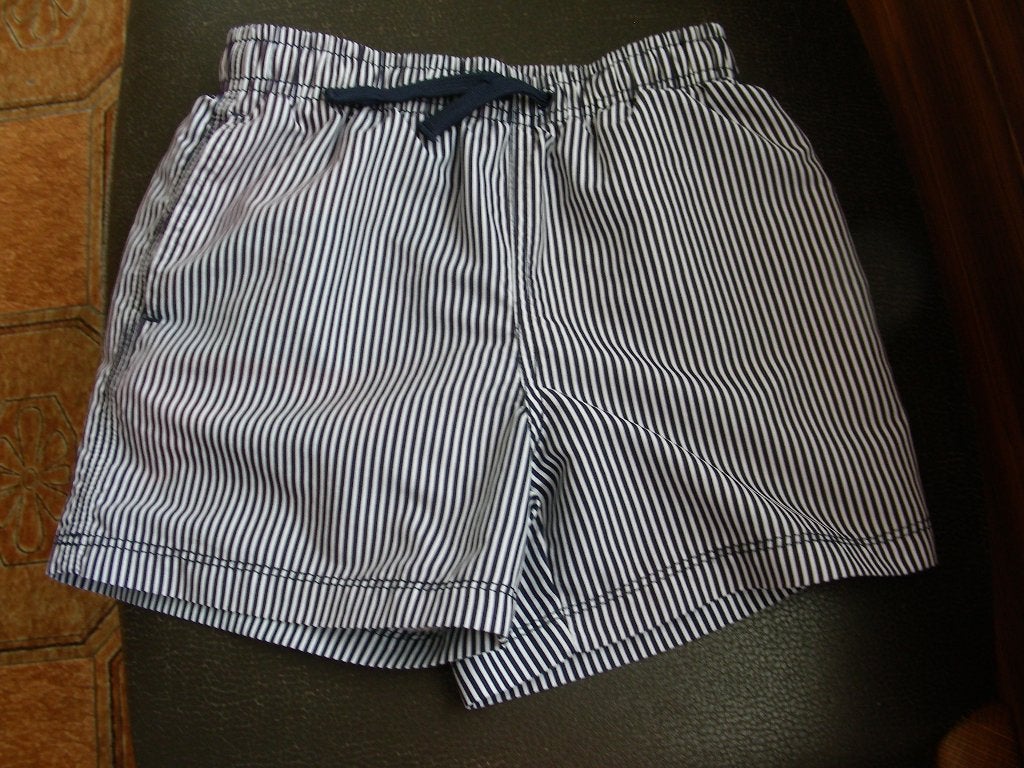 Donkerblauwe-wit gestreepte zwembroek, Nucleo, maat 116, 6 j, Enfants & Bébés, Garçon, Enlèvement ou Envoi, Vêtements de sport ou Maillots de bain
