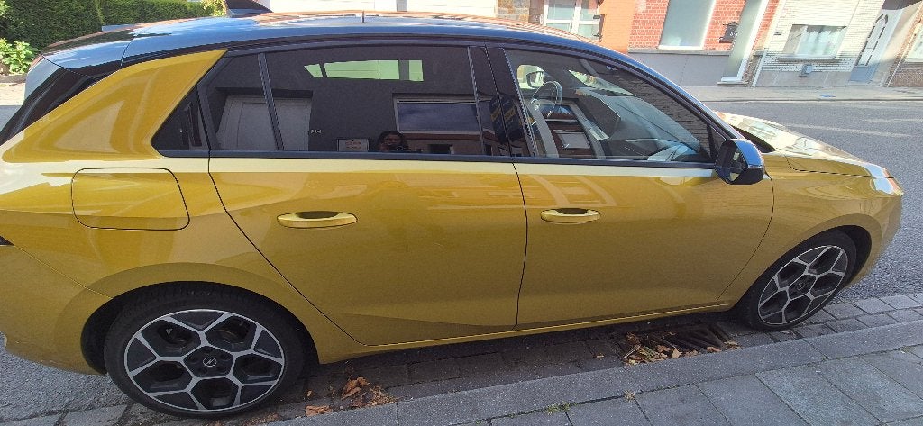 Opel Astra 2023, Auto's, Voorwielaandrijving, Dealer onderhouden, Alcantara, Geel