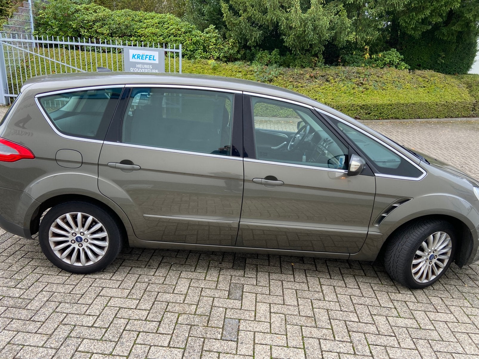 SMax 1.6 essence PRET A immatriculé, Euro 5, Noir, 5 portes, 5 places