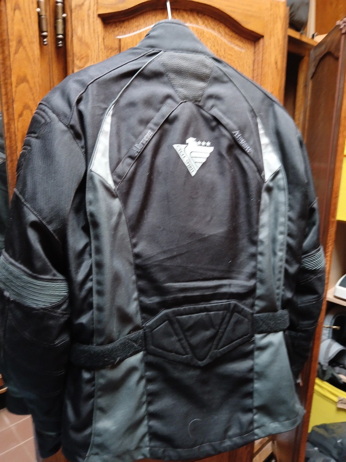 Veste de moto, Motos, Vêtements | Vêtements de moto, Enlèvement