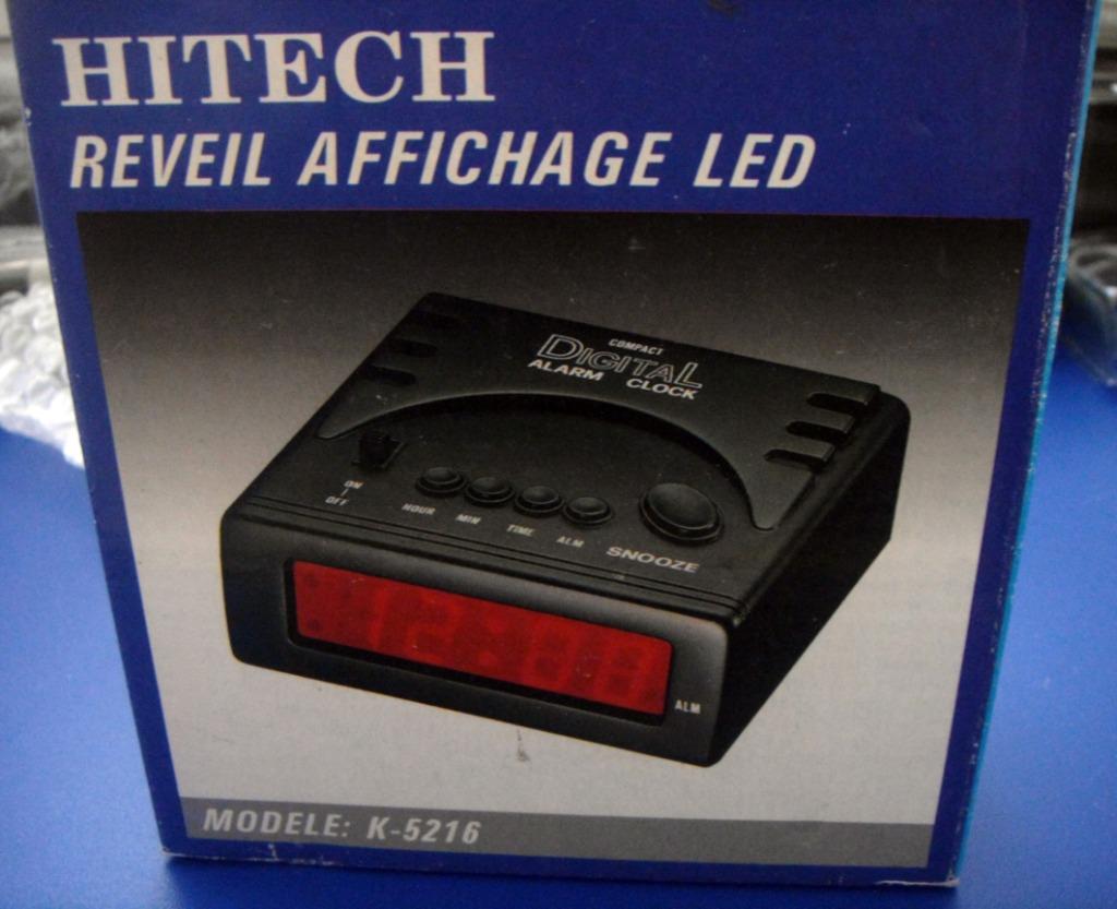 Réveil HITECH noir, grands chiffres rouges LED, sur secteur, Enlèvement ou Envoi, Neuf