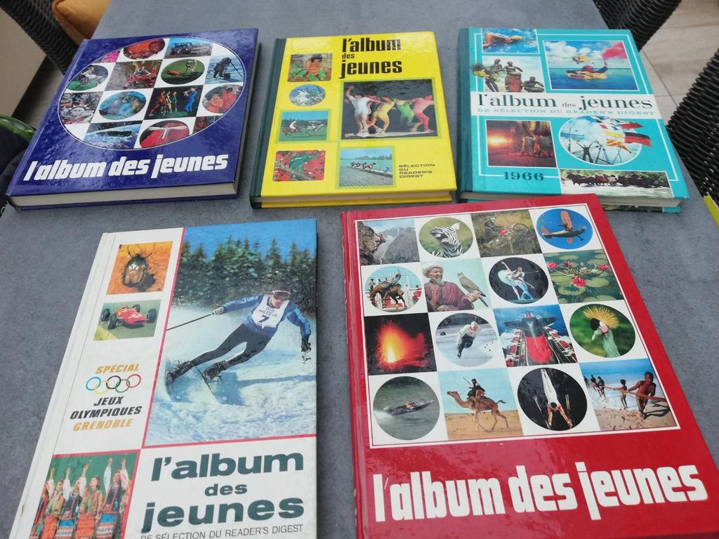 Lot de 5 livres, l'album des jeunes de reader's digest., Ophalen, Gelezen