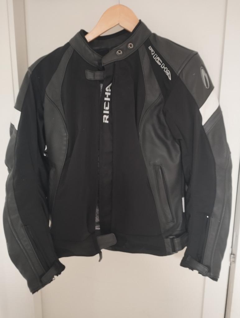 Motovest Richa maat 34, Motoren, Jas | textiel, Kinderen, Ophalen of Verzenden, Nieuw zonder kaartje