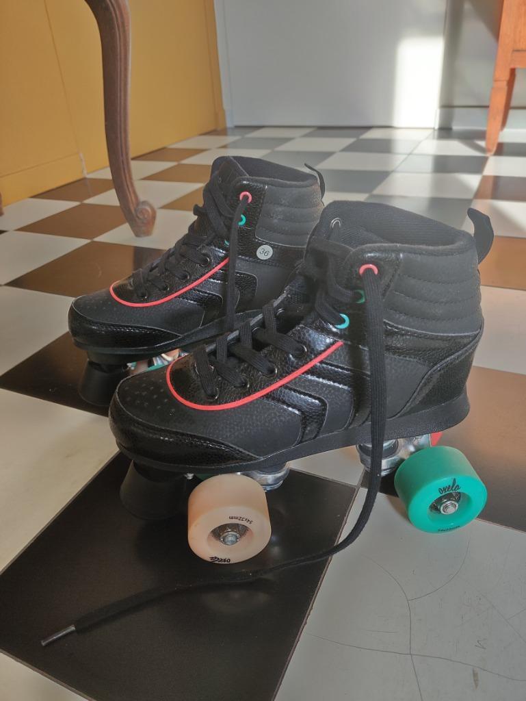 Rolschaatsen maat 36 zo goed als nieuw, Enlèvement, Comme neuf, Femmes