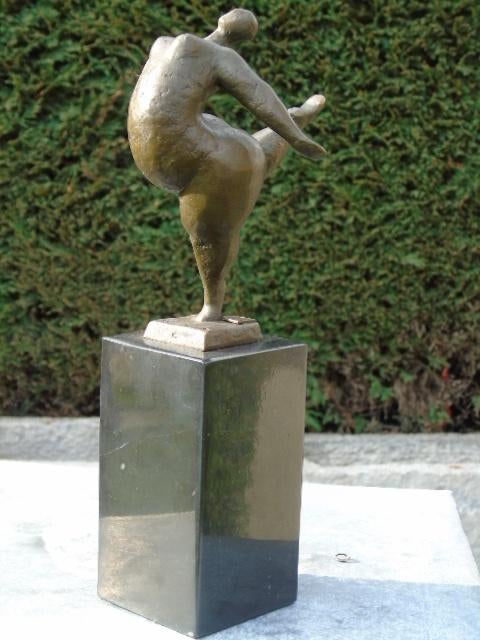 vrouw op bronzen been gesigneerd, MILO, Ophalen of Verzenden, Brons