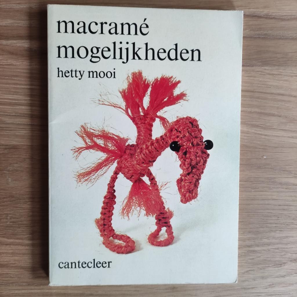 Macramé mogelijkheden, Ophalen of Verzenden, Zo goed als nieuw