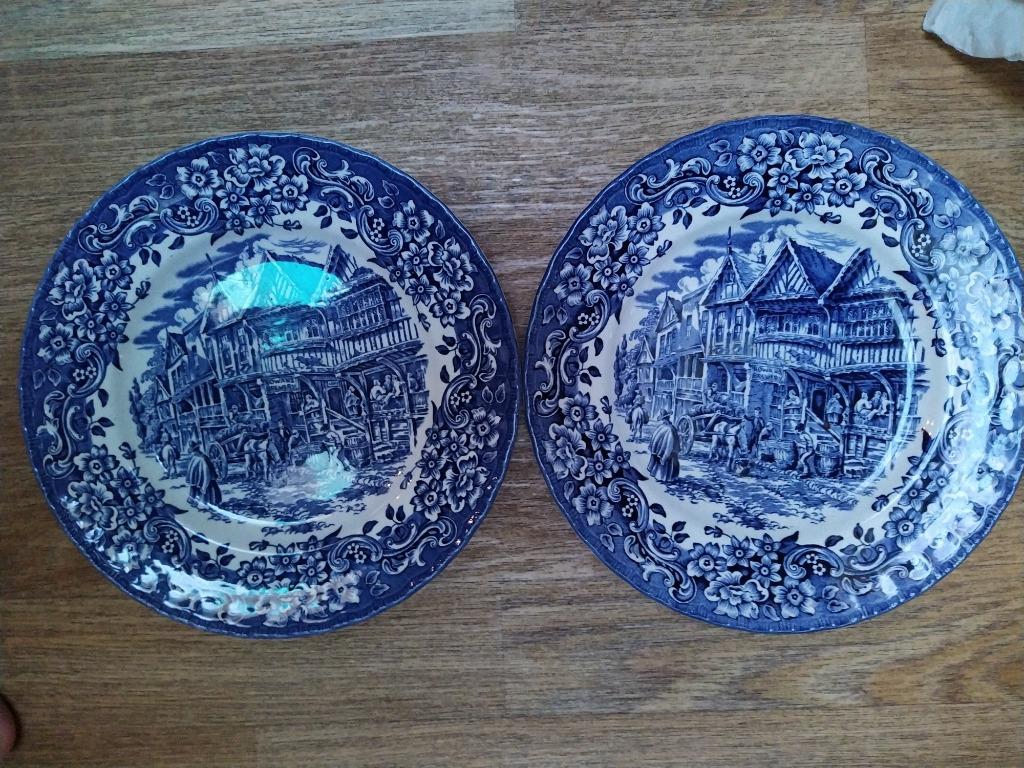 2 oude borden Royal Tudor Ware 17th century England, Ophalen of Verzenden