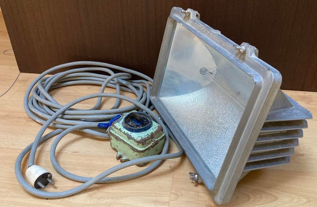Halogeenarmatuur met lamp en extra lamp, Ophalen, Gebruikt, 500 watt of meer, Lamp met armatuur