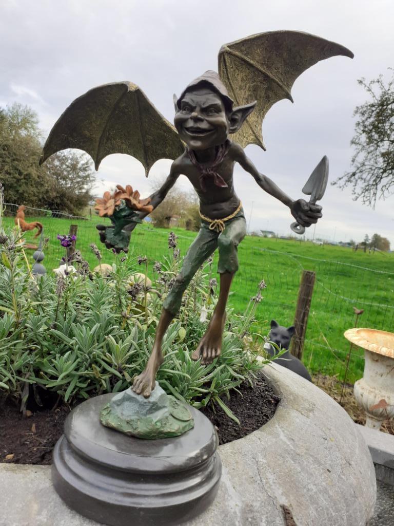 Gevleugelde goblin in gepatineerd en gesigneerd brons, Antiek en Kunst, Antiek | Brons en Koper, Brons, Ophalen of Verzenden