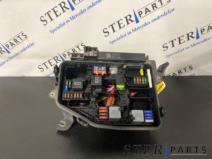 Boîte à fusibles d'un Mercedes B-Klasse, 3 mois de garantie, Utilisé, -, -