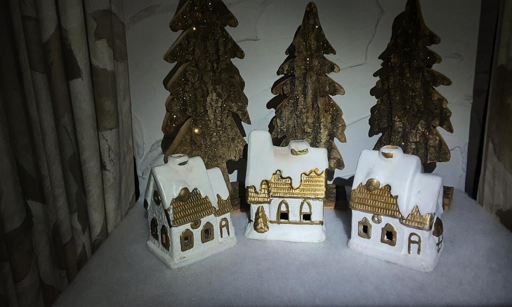 Set van 3 theelicht kersthuisjes in porselein., Diversen, Kerst, Ophalen of Verzenden, Gebruikt