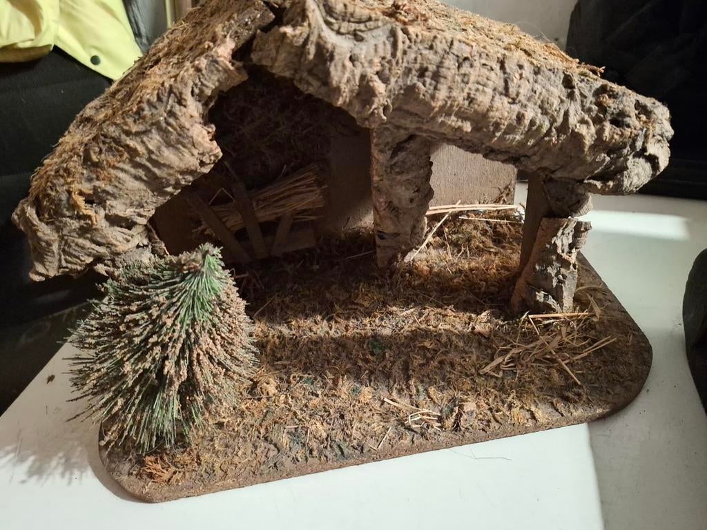 Kerst stal plus figuren, Ophalen of Verzenden, Zo goed als nieuw
