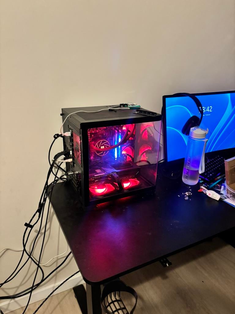 High-end game pc, Ophalen, Zo goed als nieuw, SSD