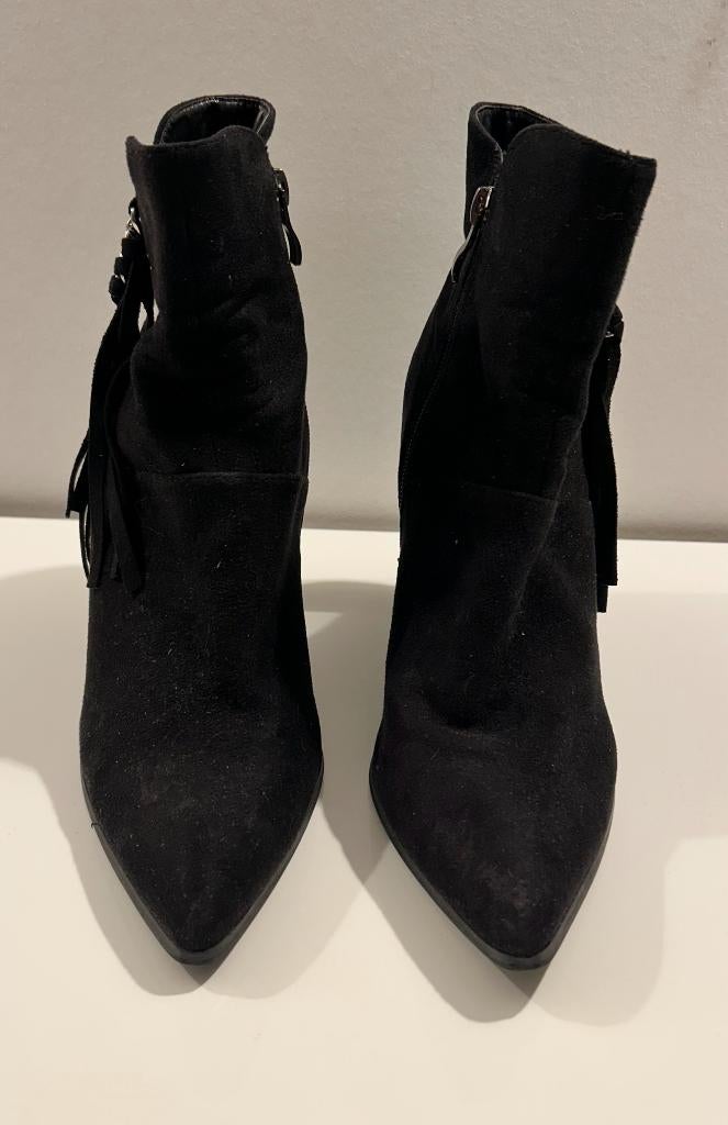 Zwarte enkellaarzen hoge hak (maat 40-41), Kleding | Dames, Schoenen, Zwart, Lage of Enkellaarzen, Ophalen of Verzenden, Zo goed als nieuw